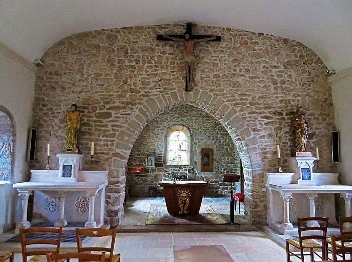 gereja-santo-andokus-dan-santo-tirsus-800-600-90-c.jpg