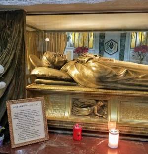 makam santa gemma2
